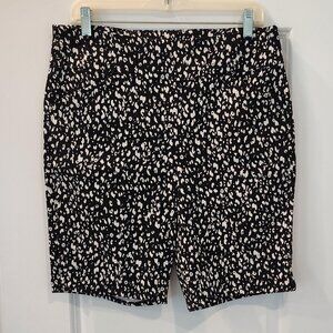 INC SZ 12 SUPER STRETCH BLACK/WHITE BERMUDA'S